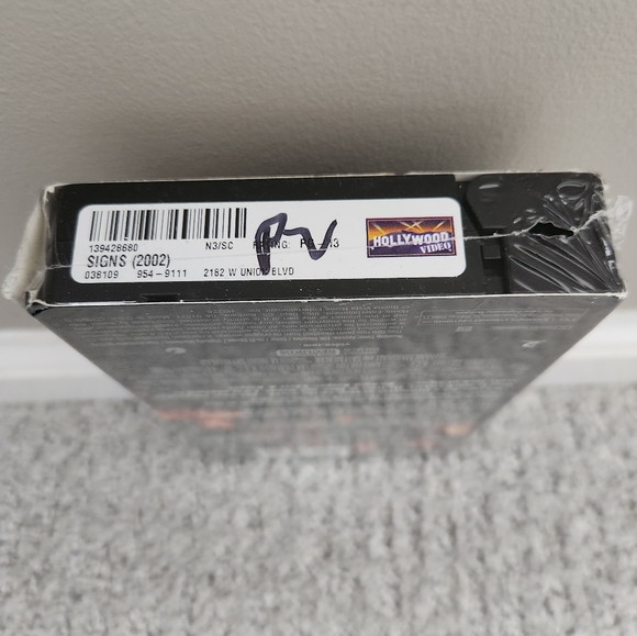 Signs VHS M. Nighy Shyamalan - Picture 3 of 5